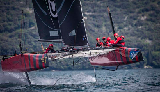 GC32 RACING TOUR